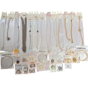 💥 ¡Combo Emprendedor de Lujo! 💥
🛍️ 32 piezas de acero quirúrgico 316L listas para vender
💎 Incluye variedad en acero blanco, dorado y clásico
( incluye exactamente lo que se ve en la fotografía)