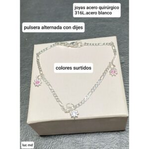Pulsera alternada con dijes